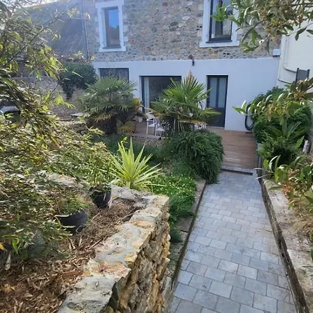 La Loc Donvillaise Holiday home *